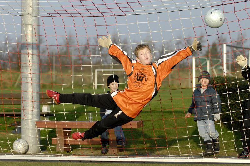 Fil:Soccer Youth Goal Keeper.jpg