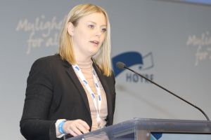 Tina Bru (2017-03-11 bilde01).jpg