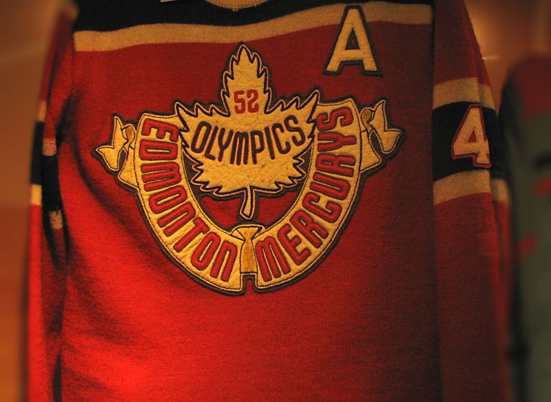 Fil:Jersey of the Edmonton Mercurys.jpg