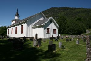 Atrå kirke TRS 070603 048.jpg