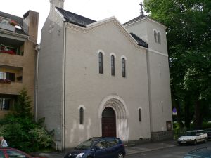St Dominikus kirke vestfasade.jpeg