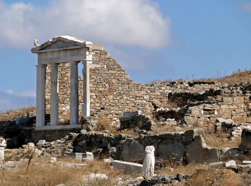 Fil:Temple of Isis, Delos 01.jpg