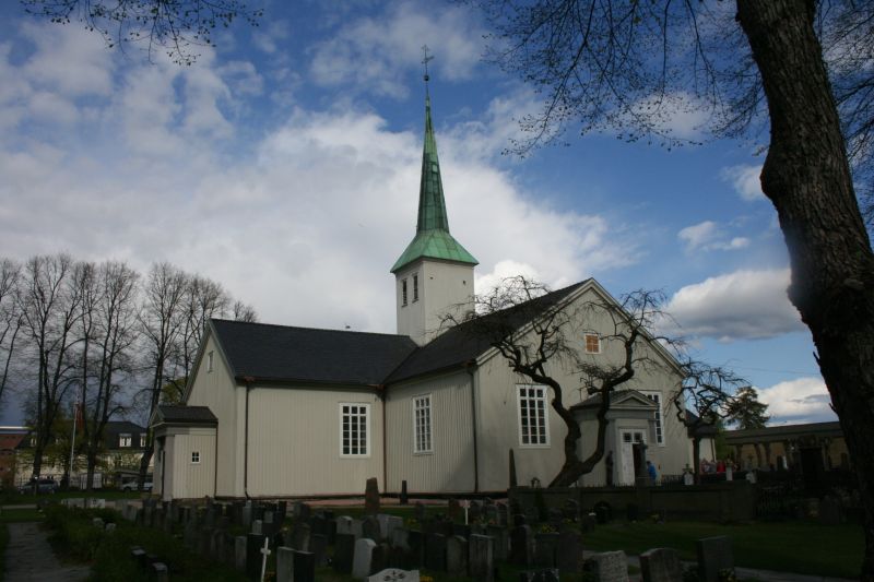 Fil:Stromso kirke.jpg