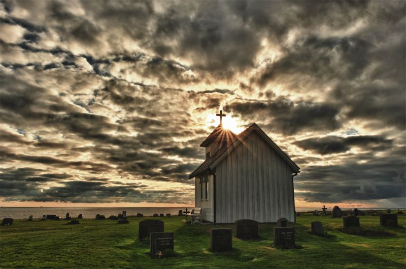 Fil:Varhaugkirke.jpg
