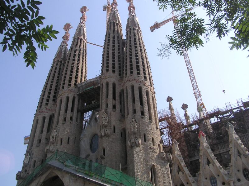 Fil:Cathedral Sagrada Familia.jpg