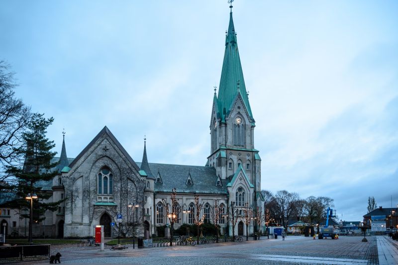 Fil:Kristiansand Domkirke.jpg