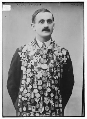 Oscar Mathisen in 1915.jpg