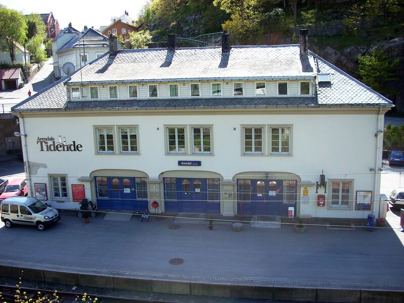 Fil:Arendal jernbanestasjon 1.jpg