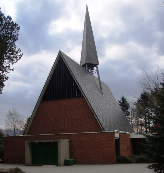 Fil:Hinna Church, Norway.jpg