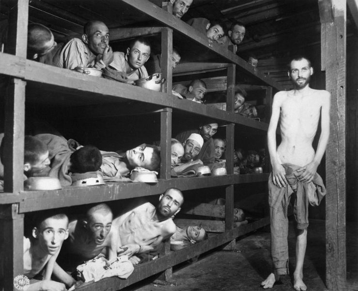 Fil:Buchenwald Slave Laborers Liberation.jpg