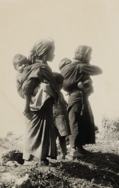 Fil:09 12 årige mødre (5268407416).jpg