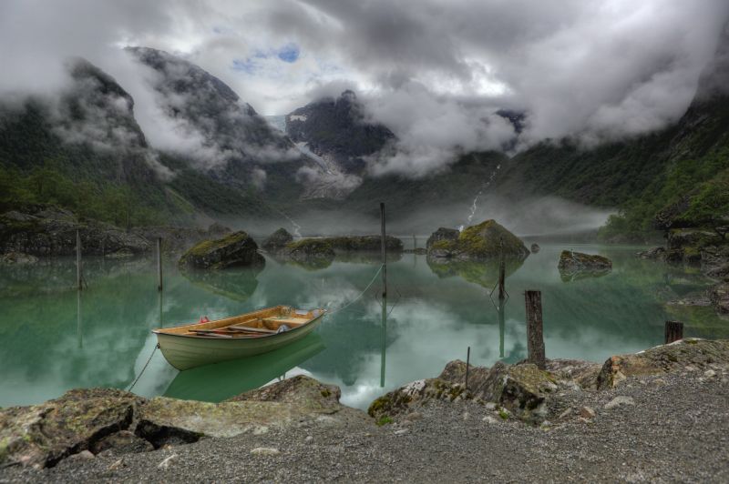 Fil:Lake Bondhus Norway 2862.jpg