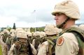 Moderne amerikanske infanterihjelmer, laget av karbon/komposittmateriale, her med kamuflasjetrekk, type ørken.